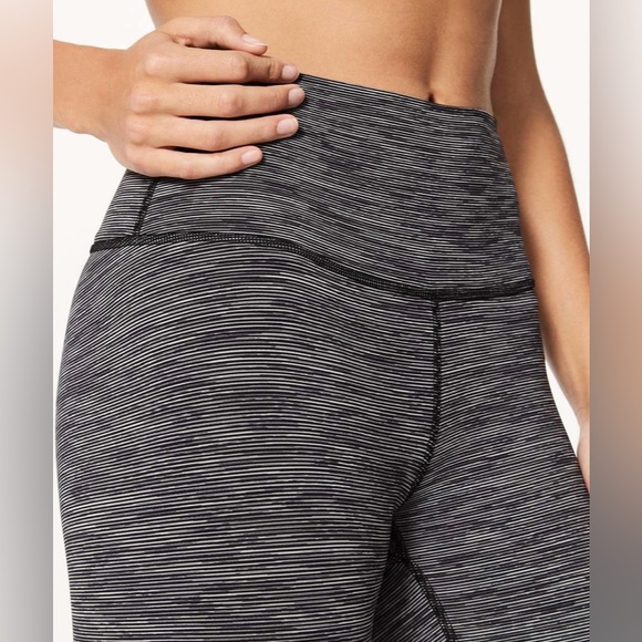 Lululemon Wunder Under Hi-Rise 1/2 Tight - Picture 4 of 8